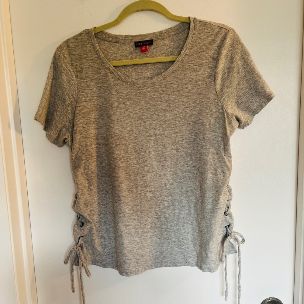 Vince Camuto Heather Gray,‎  Short Sleeve Top with Side-Tie Detail, M